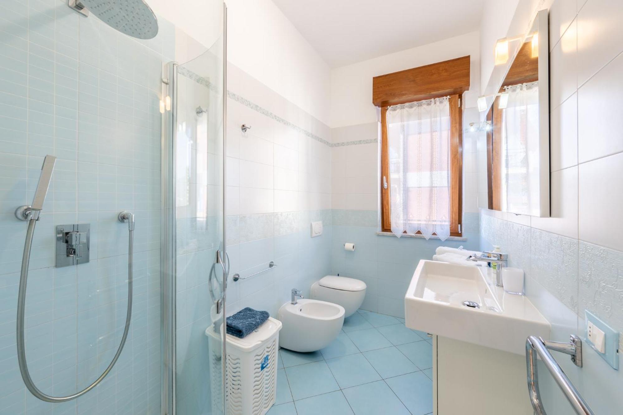 New Luxury 2Bdr Terrace, Views, Ac Apartment Marina Di Carrara Exterior photo